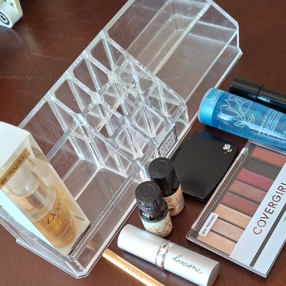 Makeup Bundle - Picture 5 of 7